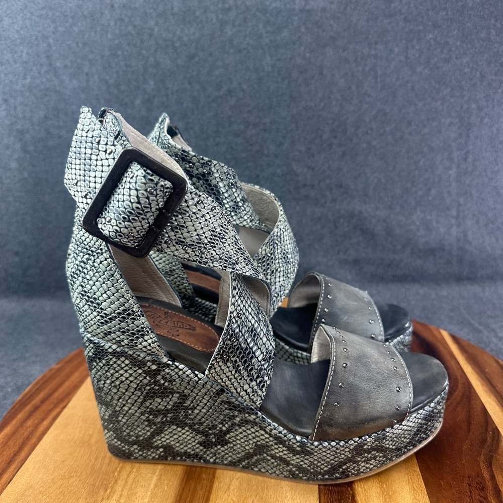 Freebird by Steven Terra Grey Snakeskin Leather Platform Wedge Sandals Size 9